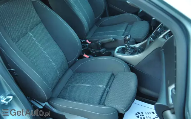 OPEL Astra IV 1.4 T Cosmo