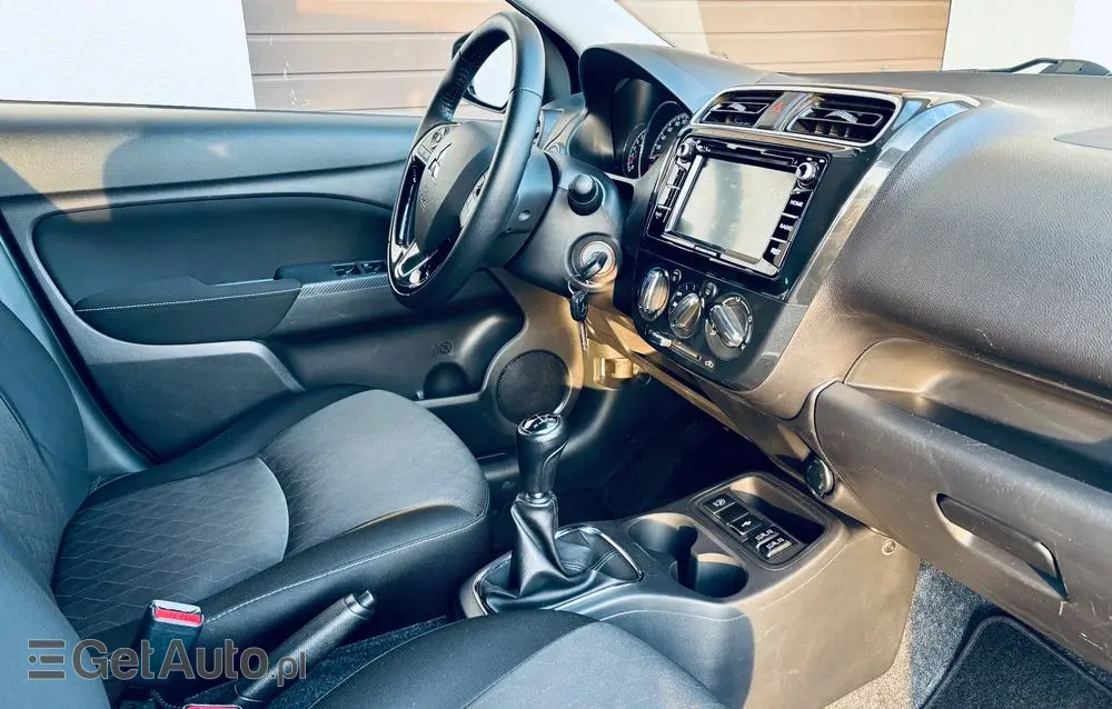 MITSUBISHI Space Star 