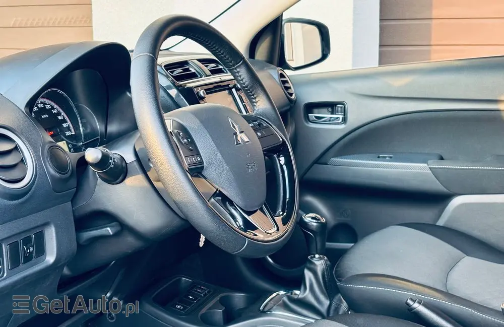 MITSUBISHI Space Star 