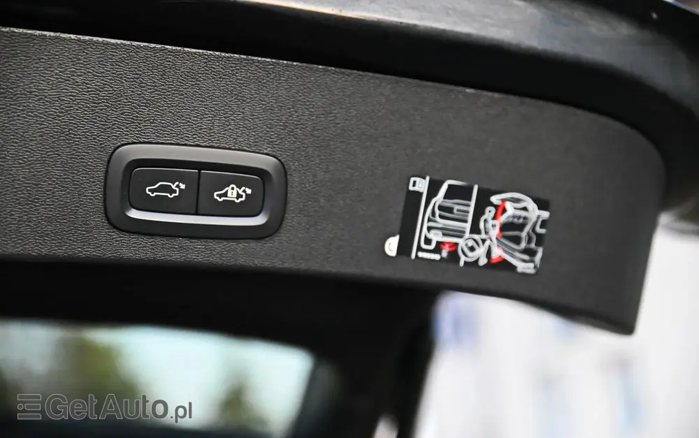 VOLVO XC 40 B4 B AWD Geartronic RDesign