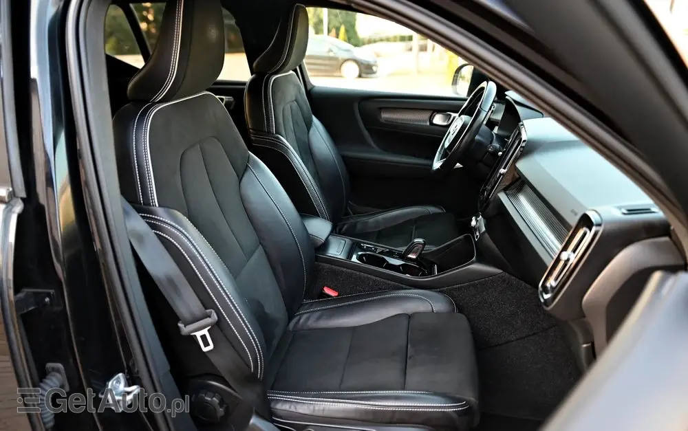 VOLVO XC 40 B4 B AWD Geartronic RDesign