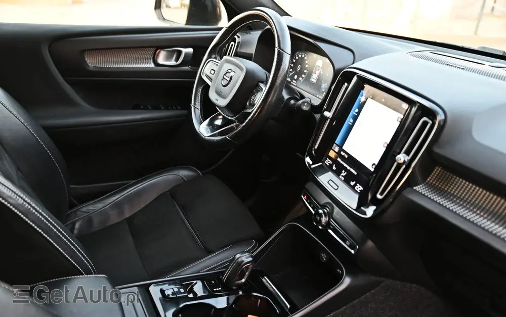 VOLVO XC 40 B4 B AWD Geartronic RDesign