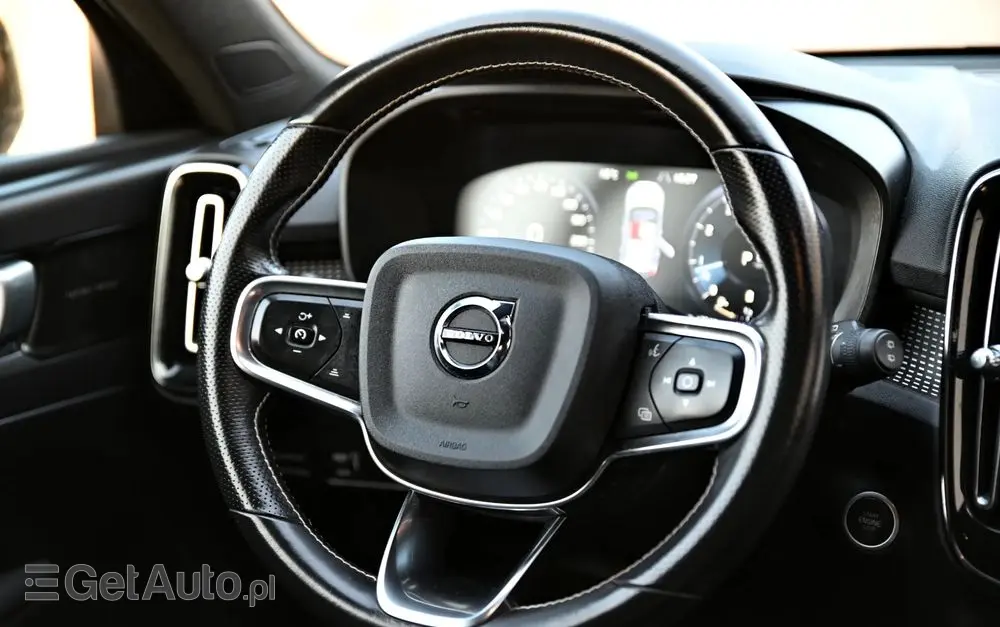 VOLVO XC 40 B4 B AWD Geartronic RDesign
