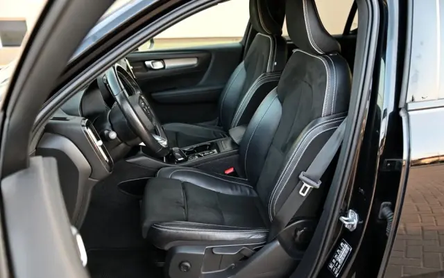 VOLVO XC 40 B4 B AWD Geartronic RDesign