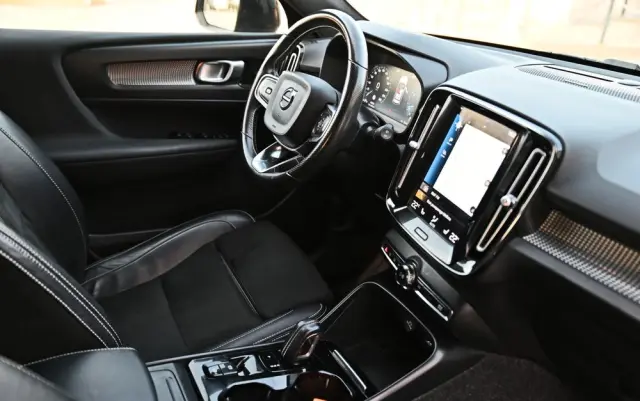 VOLVO XC 40 B4 B AWD Geartronic RDesign