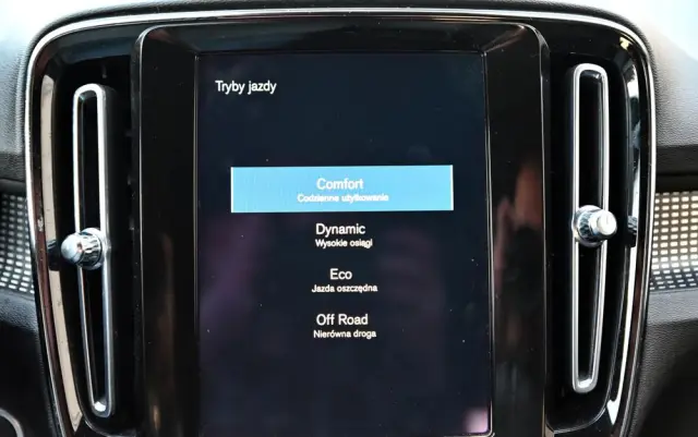 VOLVO XC 40 B4 B AWD Geartronic RDesign