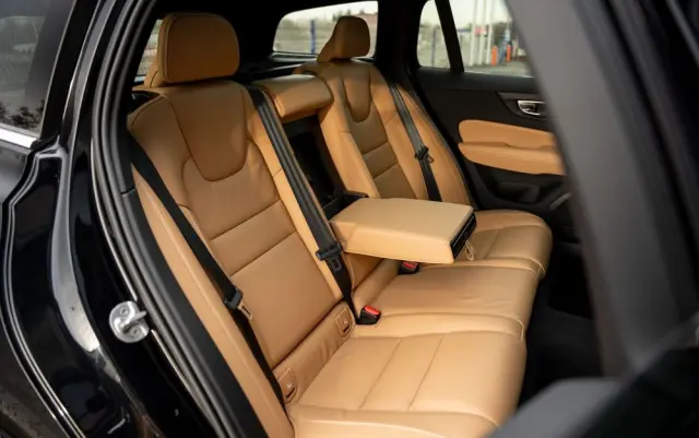 VOLVO V60 B4 B Geartronic Inscription