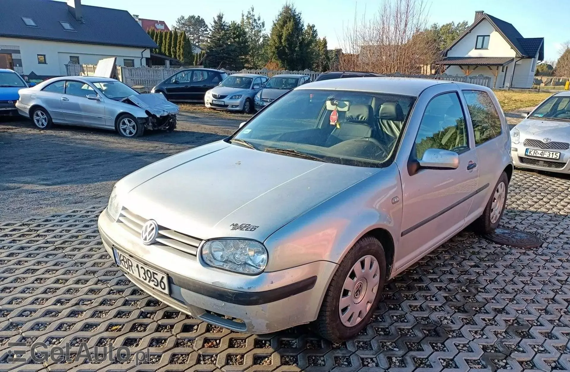 VOLKSWAGEN Golf 
