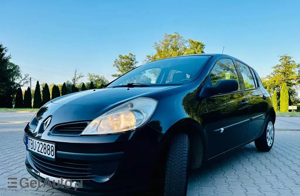 RENAULT Clio 