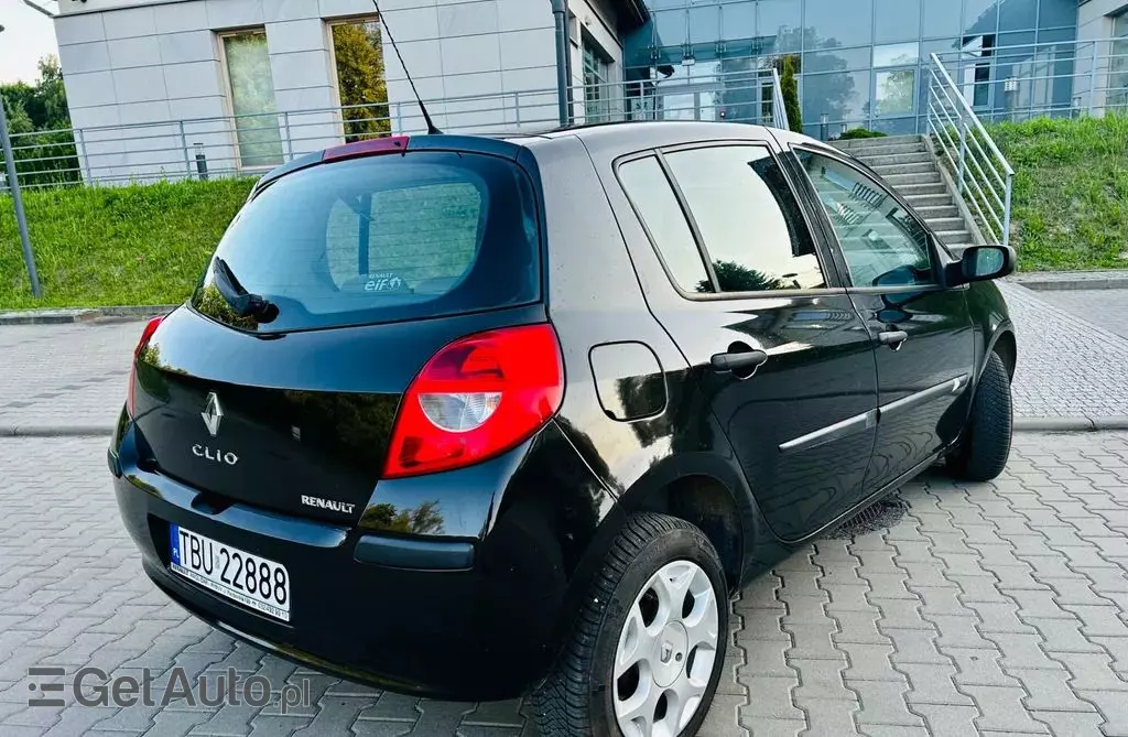 RENAULT Clio 