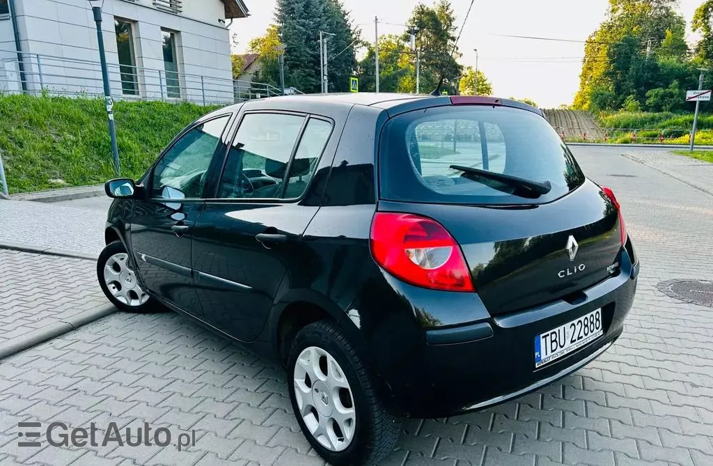RENAULT Clio 
