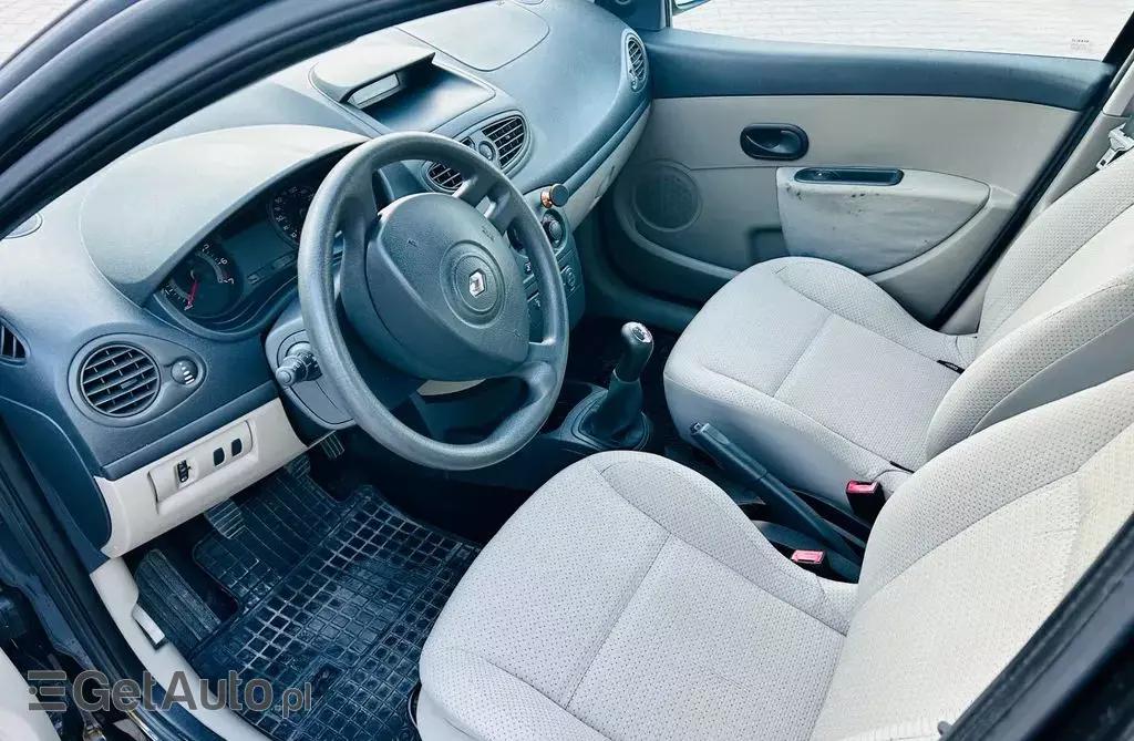 RENAULT Clio 
