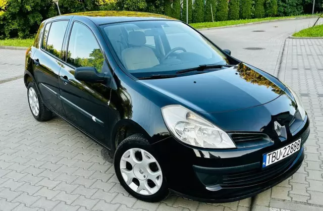 RENAULT Clio 