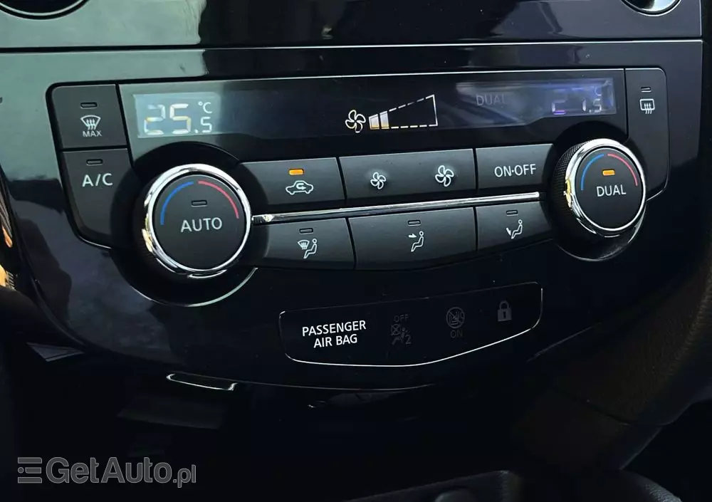 NISSAN Qashqai 1.6 DCi N-Connecta