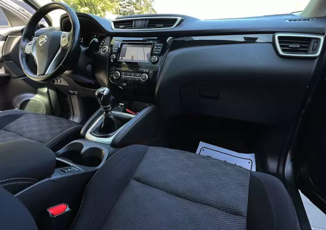 NISSAN Qashqai 1.6 DCi N-Connecta