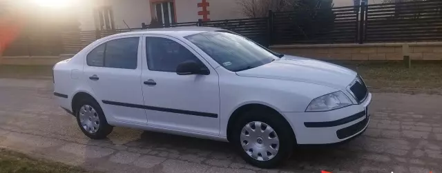 SKODA Octavia 1.6 MPI (102 KM)