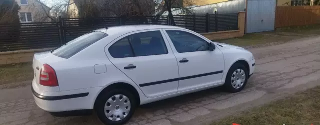 SKODA Octavia 1.6 MPI (102 KM)
