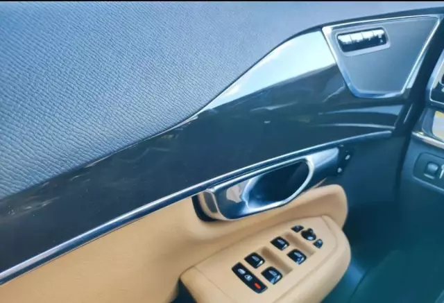 VOLVO XC 90 T6 AWD Geartronic Momentum