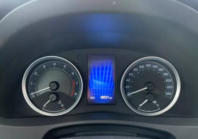 TOYOTA Corolla 1.6 Prestige