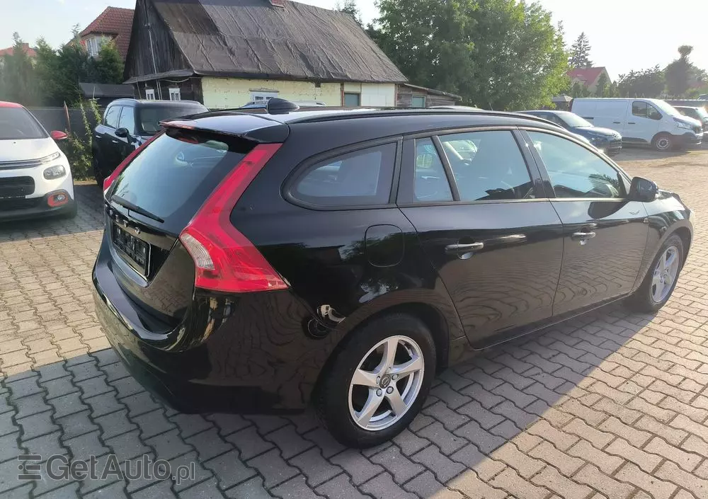 VOLVO V60 D2 Drive-E Dynamic Edition (Kinetic)