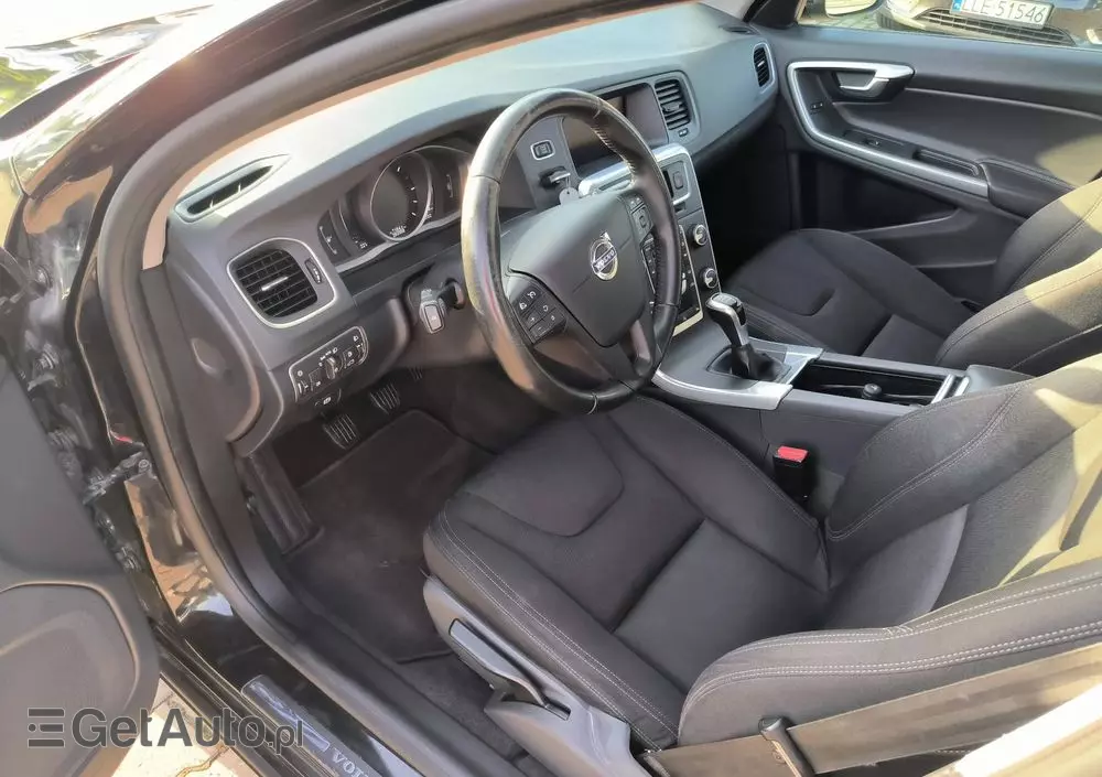 VOLVO V60 D2 Drive-E Dynamic Edition (Kinetic)