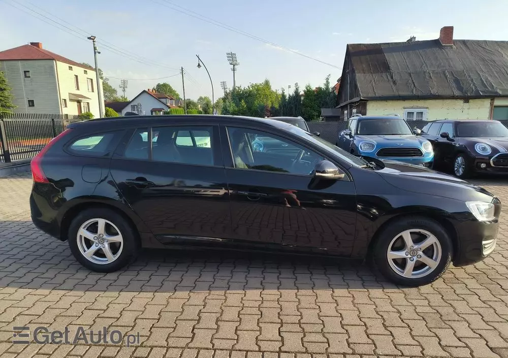 VOLVO V60 D2 Drive-E Dynamic Edition (Kinetic)