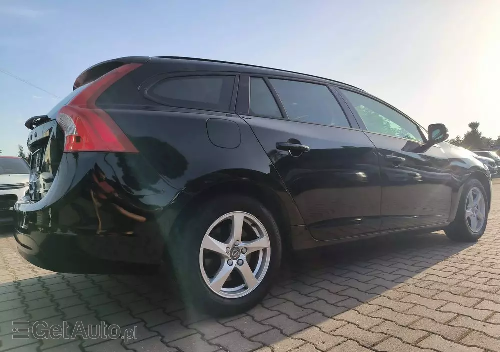 VOLVO V60 D2 Drive-E Dynamic Edition (Kinetic)