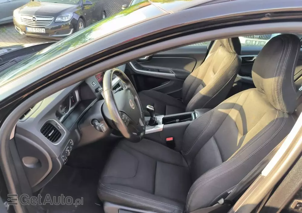 VOLVO V60 D2 Drive-E Dynamic Edition (Kinetic)