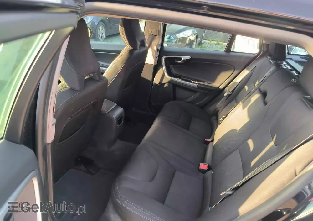 VOLVO V60 D2 Drive-E Dynamic Edition (Kinetic)