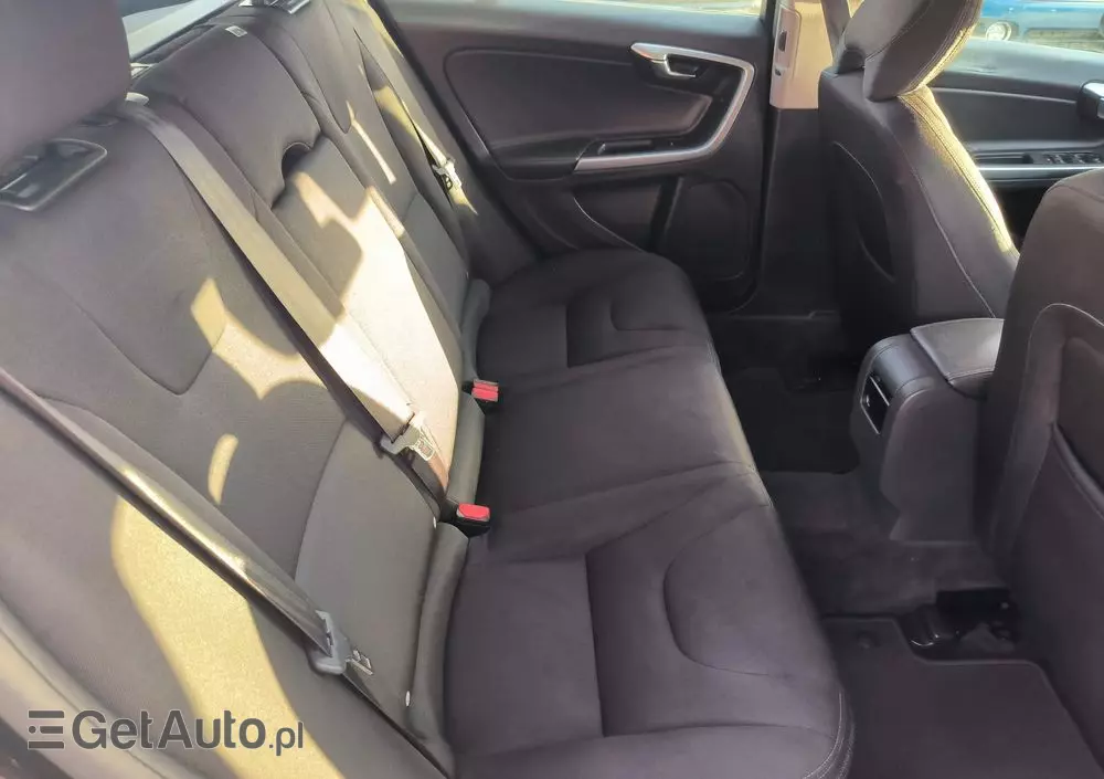 VOLVO V60 D2 Drive-E Dynamic Edition (Kinetic)