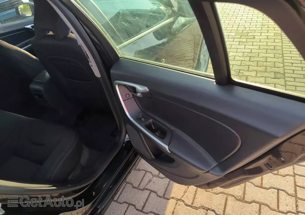 VOLVO V60 D2 Drive-E Dynamic Edition (Kinetic)