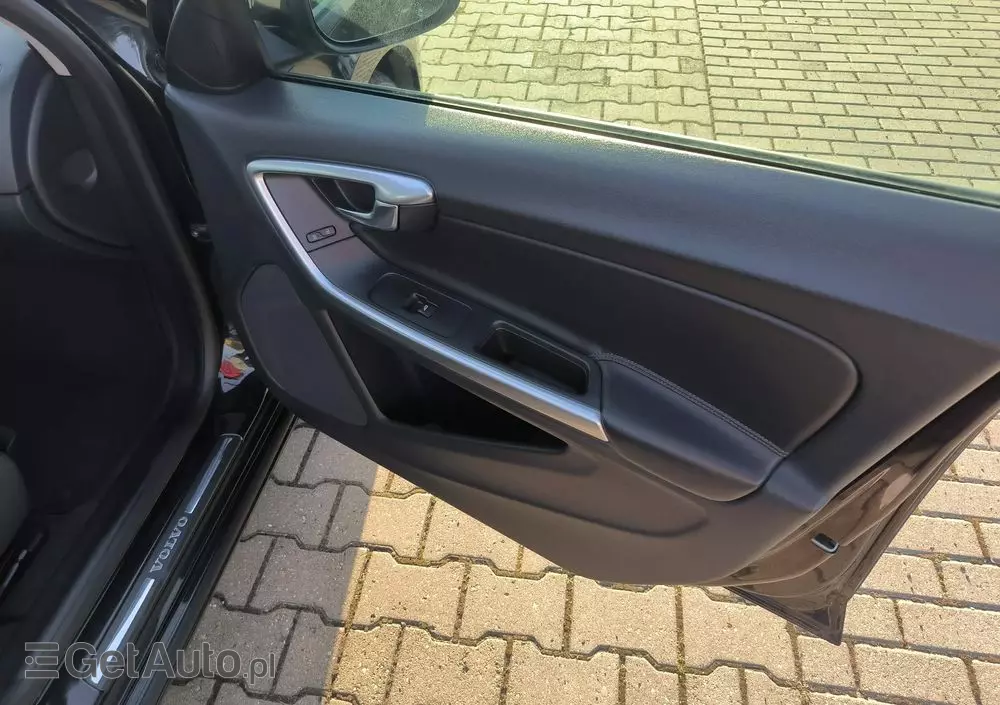 VOLVO V60 D2 Drive-E Dynamic Edition (Kinetic)