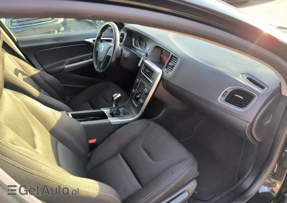 VOLVO V60 D2 Drive-E Dynamic Edition (Kinetic)