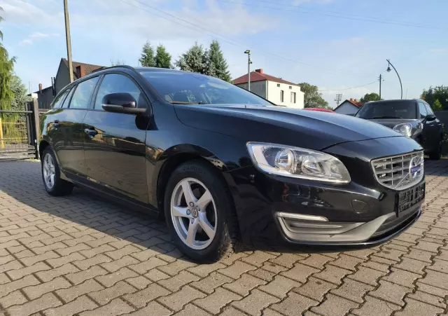 VOLVO V60 D2 Drive-E Dynamic Edition (Kinetic)