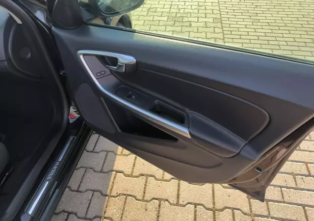 VOLVO V60 D2 Drive-E Dynamic Edition (Kinetic)