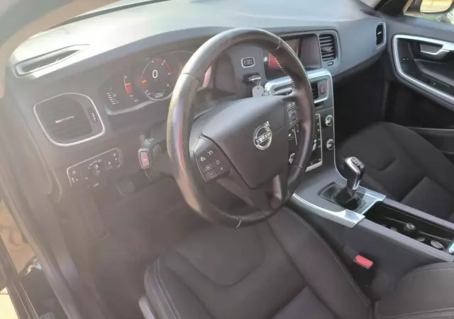 VOLVO V60 D2 Drive-E Dynamic Edition (Kinetic)