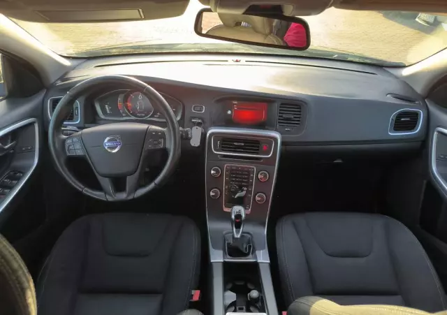 VOLVO V60 D2 Drive-E Dynamic Edition (Kinetic)