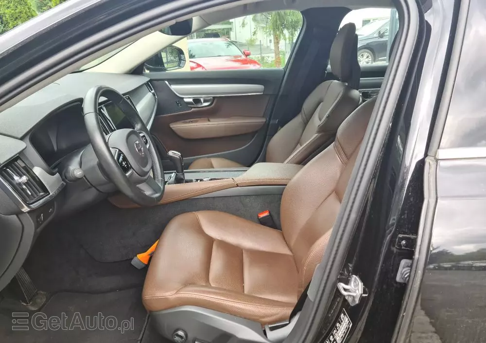 VOLVO S90 D3 Momentum