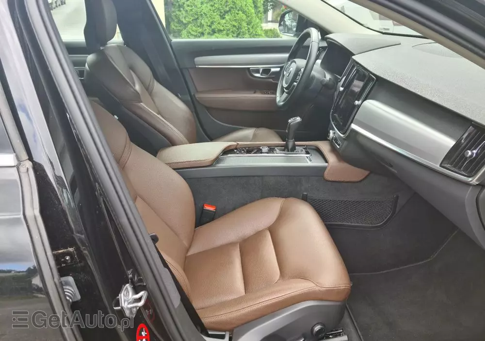 VOLVO S90 D3 Momentum