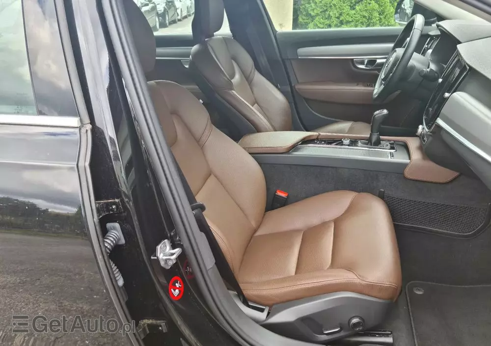 VOLVO S90 D3 Momentum