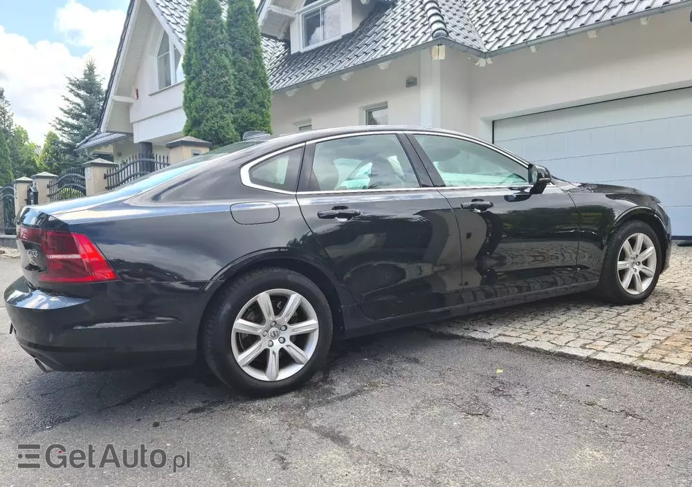 VOLVO S90 D3 Momentum