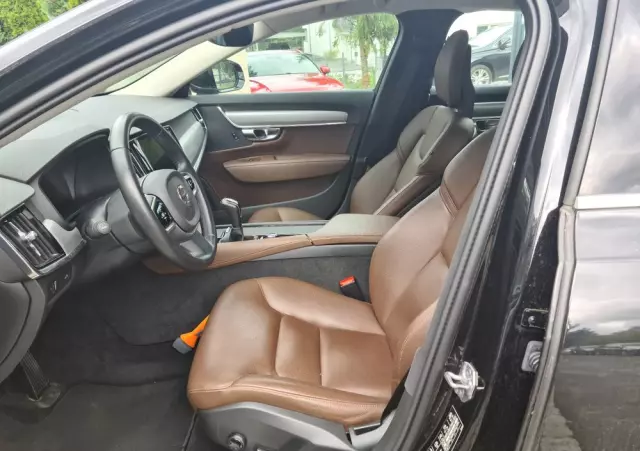 VOLVO S90 D3 Momentum