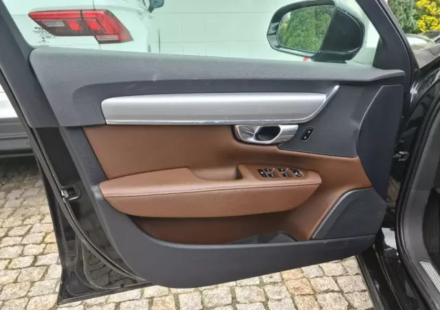 VOLVO S90 D3 Momentum