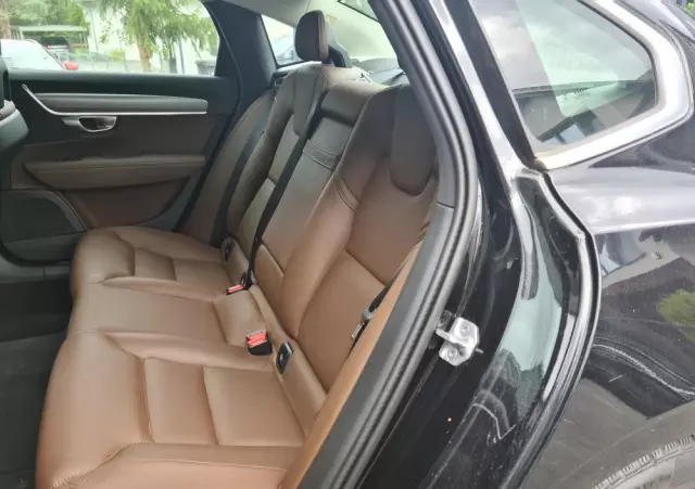 VOLVO S90 D3 Momentum