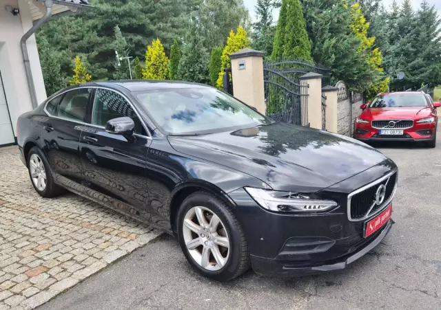 VOLVO S90 D3 Momentum