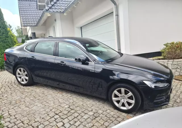 VOLVO S90 D3 Momentum