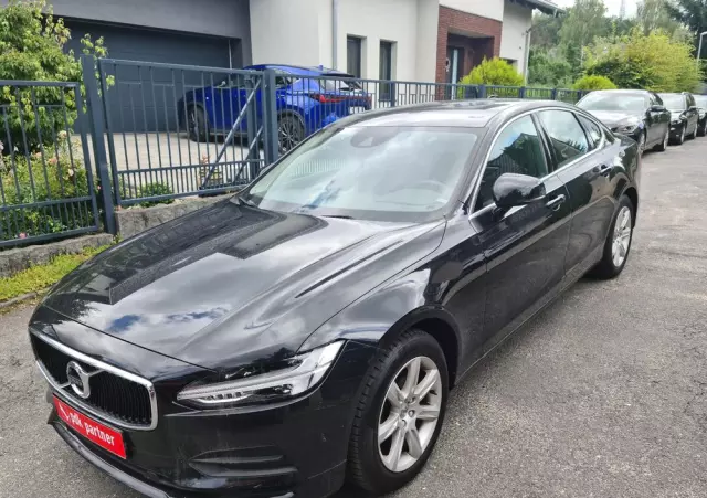VOLVO S90 D3 Momentum