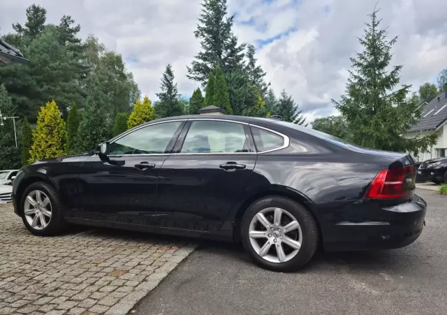 VOLVO S90 D3 Momentum