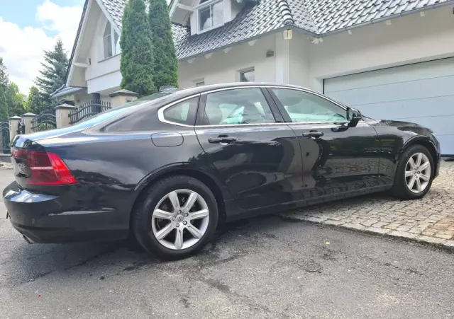 VOLVO S90 D3 Momentum