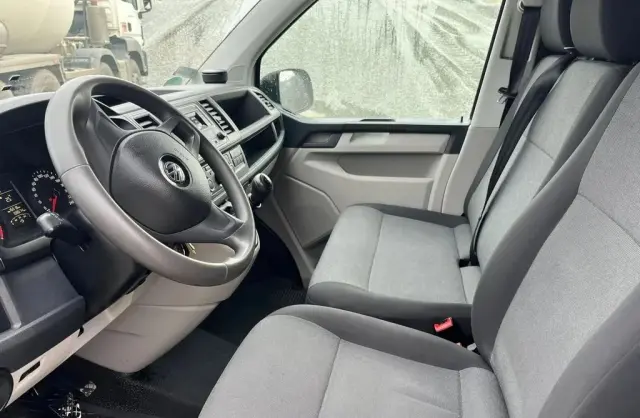 VOLKSWAGEN TRANSPORTER 